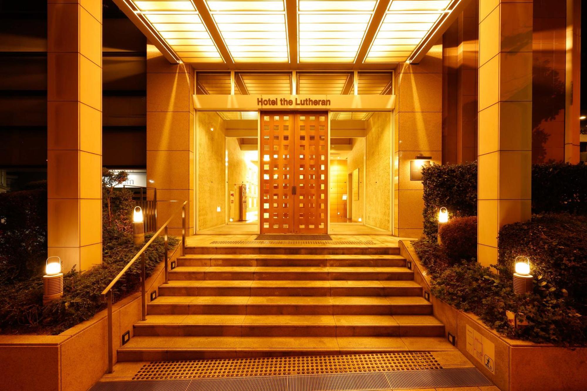 Hotel The Lutheran Осака Экстерьер фото